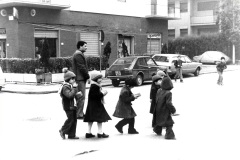 15-1976-1977.-Uscita-nel-quartiere-Archivio-Luciano-Nardi.