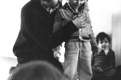 36-Il-medico-a-scuola.-Foto-di-Elio-Ermini-1979-Archivio-Vanna-Pratesi.